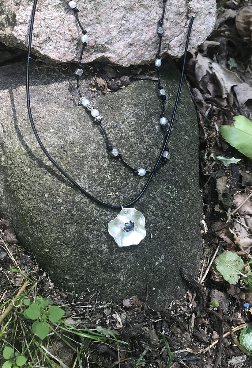 poppy pendant with beads