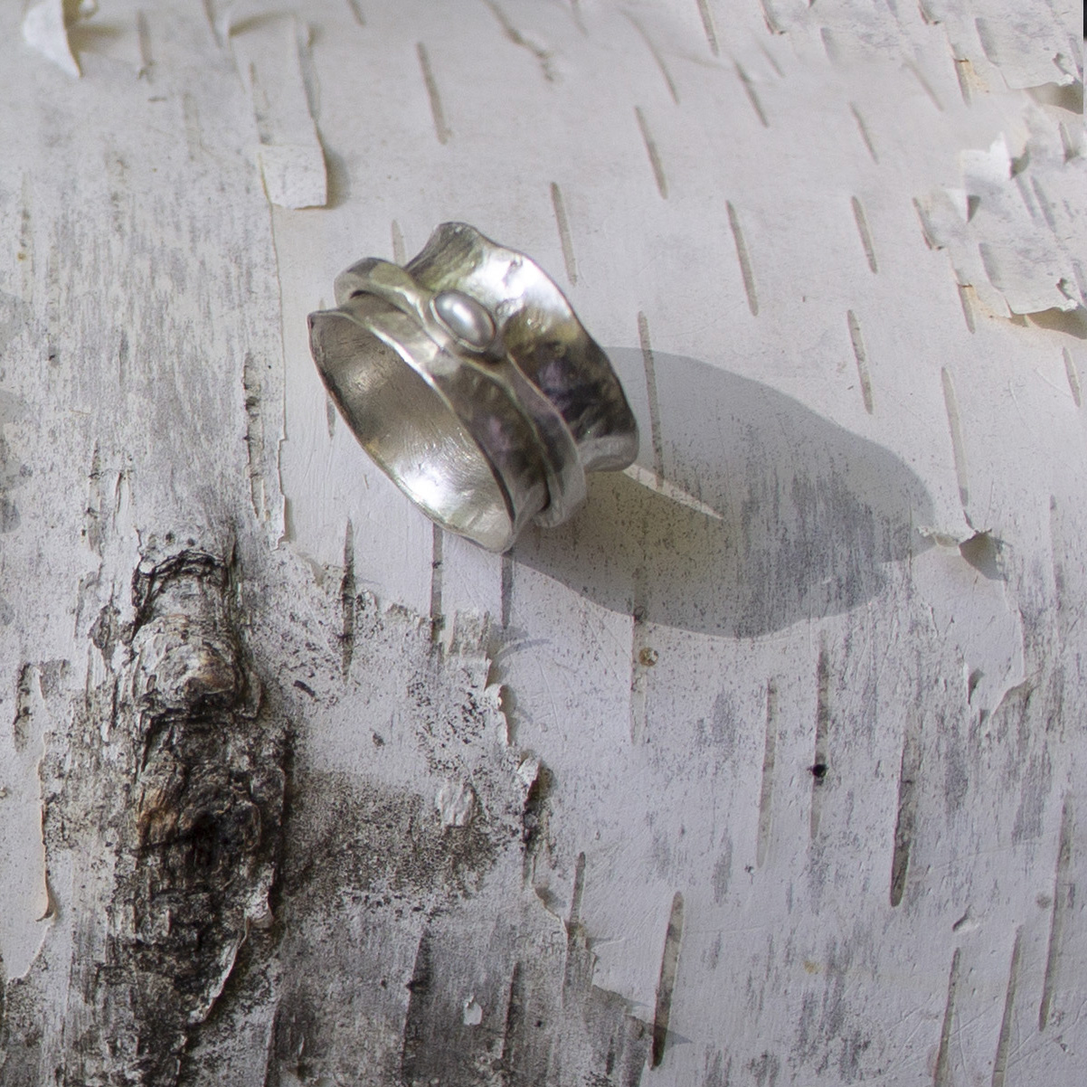 spinner ring with pearl